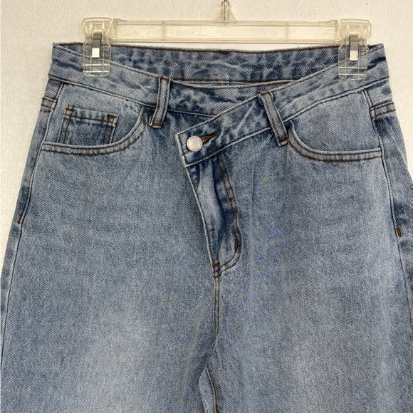 2/$20 SHEIN women’s petite M light blue wash denim straight leg - Picture 2 of 11